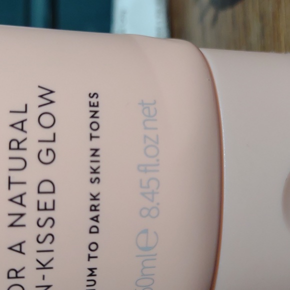 Tanologist Self Tanning Lotion - Picture 2 of 4